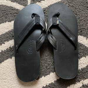 New men’s rainbow flip flops